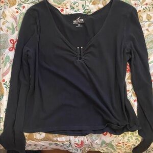 Hollister Women's Elegant Black Long Sleeve Tee